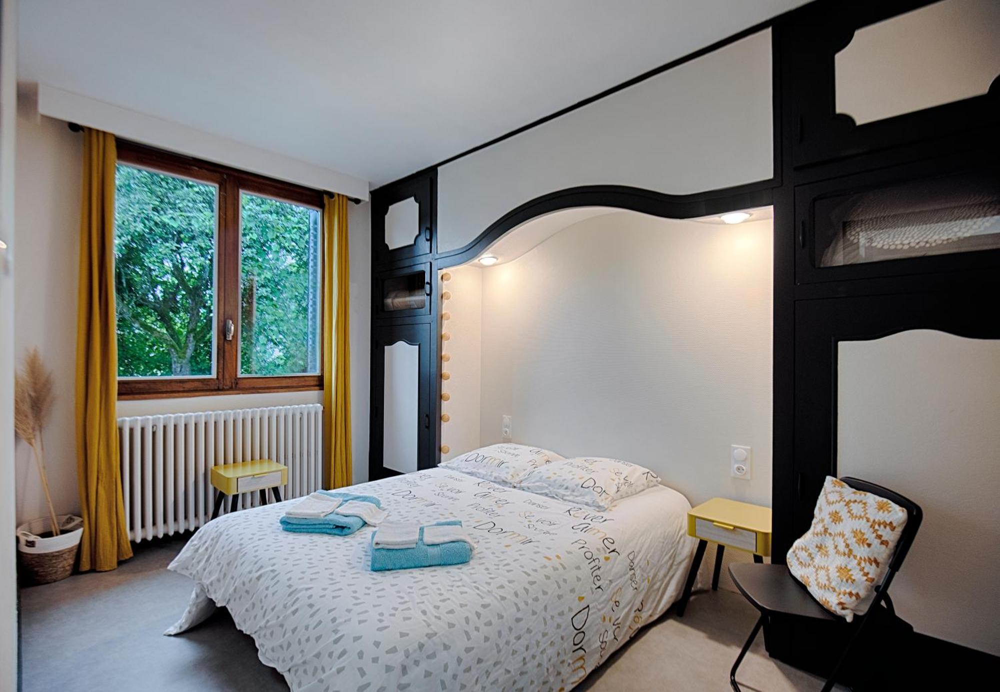 Les Cantinieres - Bourgoin Jallieu - Jardin Prive Ruy-Montceau Luaran gambar
